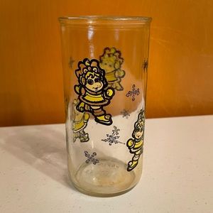 Vintage 80s SnowFlake Christmas Miss Piggy Glass Cup Henson Associates